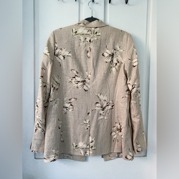 Rw&Co linen blend Blazer - Picture 2 of 8